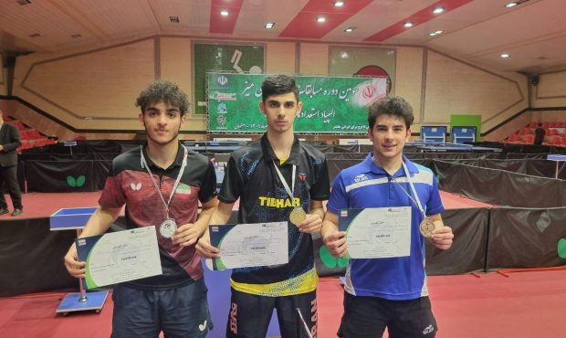 پارسا خلیلی از بوشهر نایب قهرمان مسابقات رده بندی دسته یک تنیس روی میز جوانان کشور شد