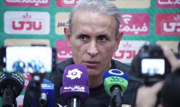 اعتراض گلمحمدی به نبود VAR در ورزشگاه فولاد! اعتراض گلمحمدی به نبود VAR در ورزشگاه فولاد!