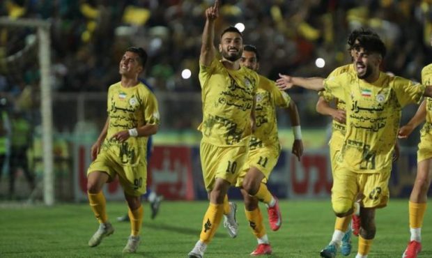 فجر جام قهرمانی را بالا برد فجر جام قهرمانی را بالا برد