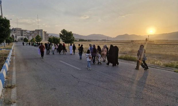 برگزاری همایش پیاده روی خانوادگی در بیضا برگزاری همایش پیاده روی خانوادگی در بیضا
