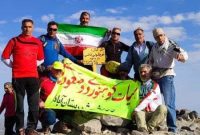 کوهنوردان آباده قله کمال سهند را فتح کردند