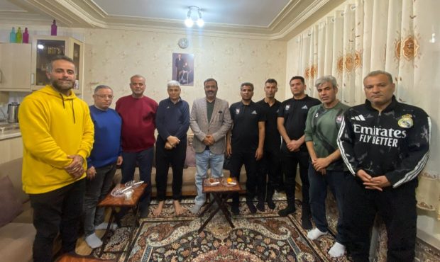 اهالی فوتبال در کنار غریبی